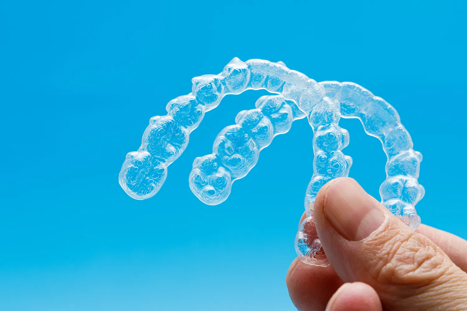 Aparat nak艂adkowy Invisalign Warszawa