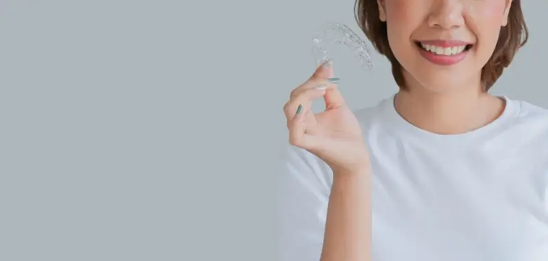 Leczenie nakładkami invisalign